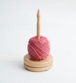 KnitPro Natural medinis siūlų laikiklis